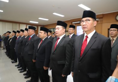 Wali Kota Cimahi Lantik Pejabat Eselon II Hasil Uji Kompetensi 2025