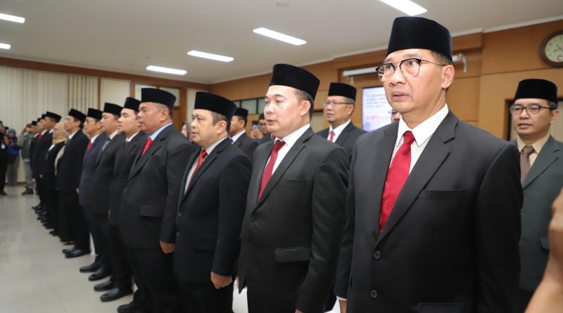 Wali Kota Cimahi Lantik Pejabat Eselon II Hasil Uji Kompetensi 2025