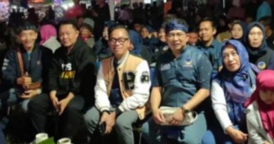 Wayang Golek NasDem Cimahi-Jabar Jadi Hiburan Rakyat, 1.300 Warga Padati Lapangan Poral