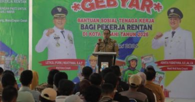 Perkuat Perlindungan Sosial, Pemkot Cimahi Salurkan Kartu Jaminan Ketenagakerjaan