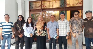 Wakil Bupati Kuningan Apresiasi Tuti Andriani dalam Gerakan Edukasi Pengelolaan Sampah